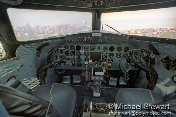 Istanbul - Ko Mzesi DC-3 Cockpit